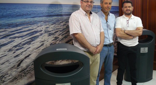 La Mancomunidad hace entrega de 112 papeleras para distribuirlas en la zona centro de Torremolinos