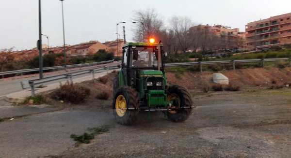 Antequera completa la limpieza y mantenimiento de más de 180.000 metros cuadrados de zonas en el casco urbano