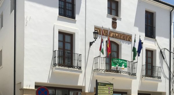 El PP critica que el PSOE condene a Alozaina a ser el municipio con más deuda de Andalucía