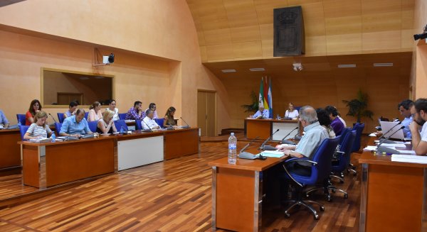 El Pleno de Fuengirola aprueba una declaración institucional con motivo del Día Internacional del Orgullo LGBTIQ