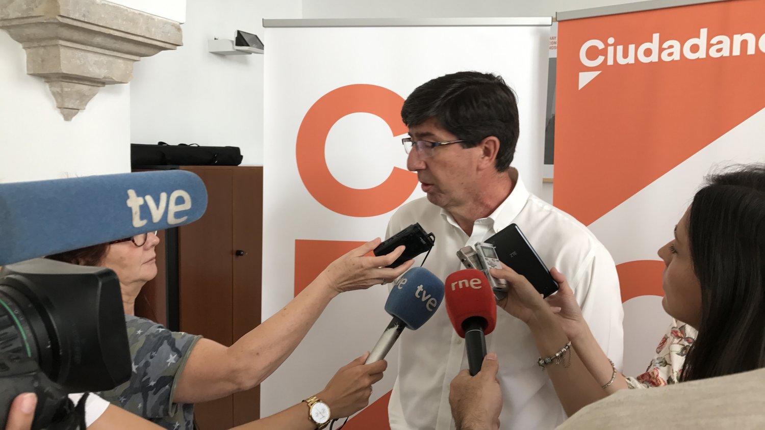 Juan Marín: “IU y Podemos les han dicho a los andaluces que en Andalucía hay niños de primera y de segunda categoría”