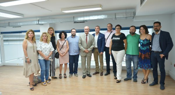 De la Torre visita las obras de la Oficina de Atención al Refugiado