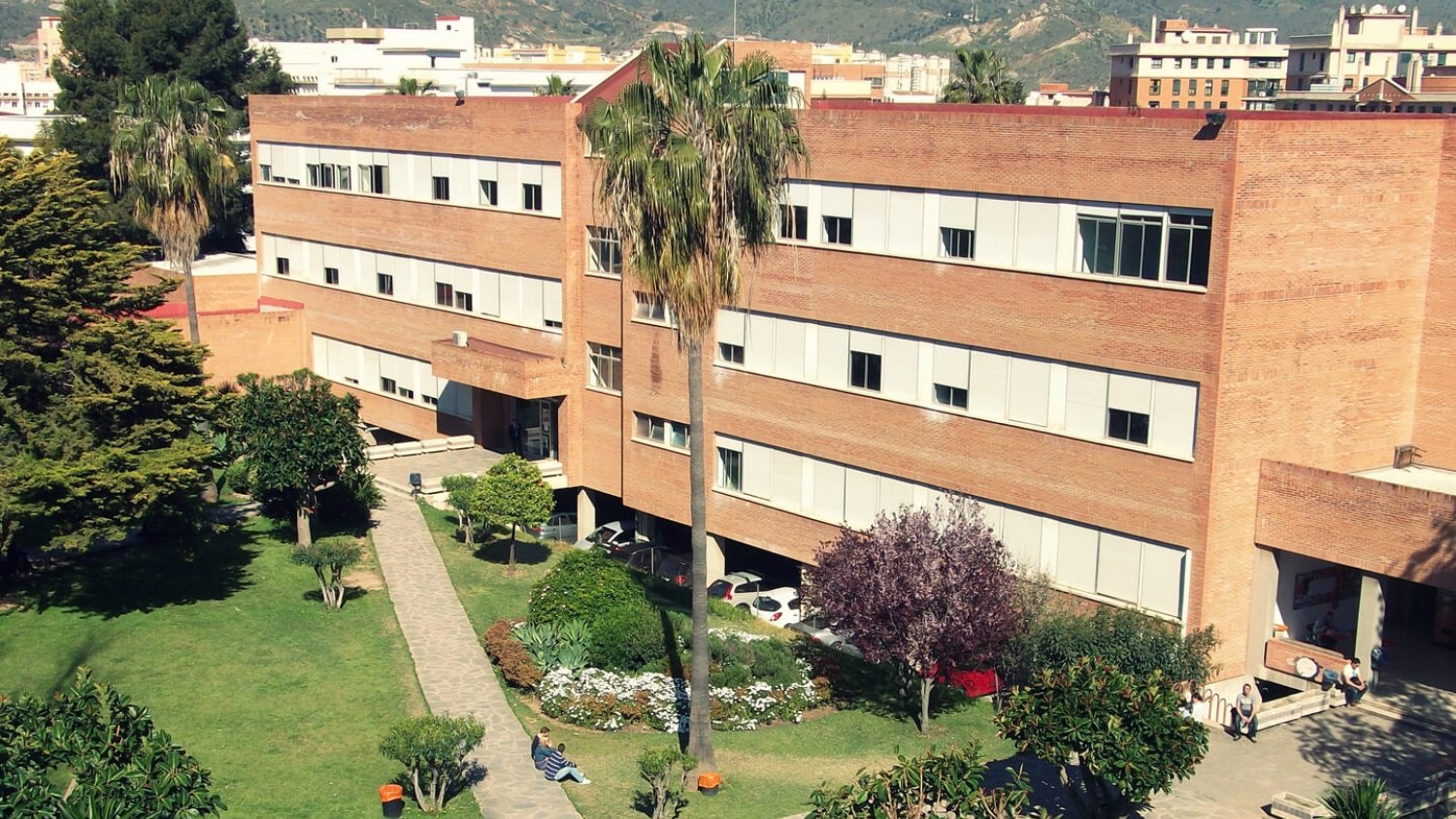 UMA.- Económicas entrega un total de 83 distinciones a sus alumnos más destacados