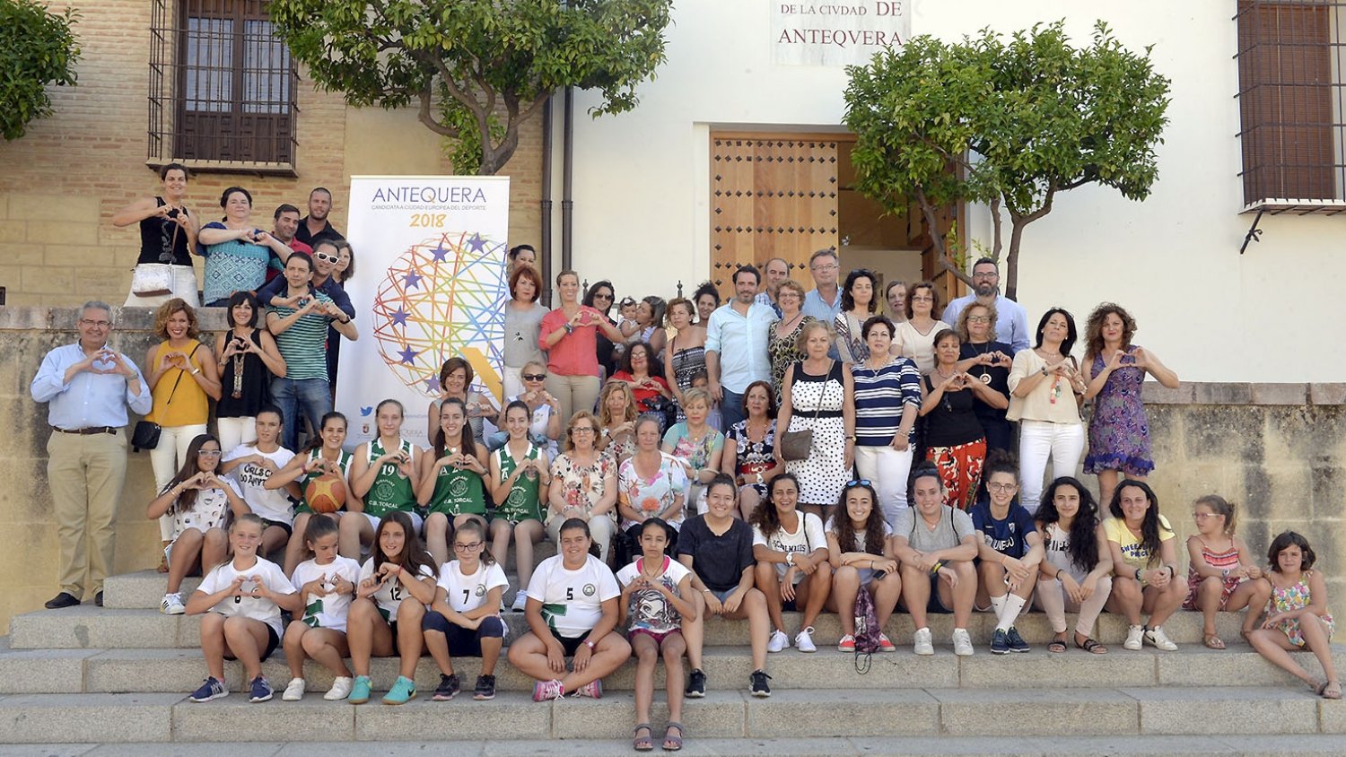 Antequera promueve el desarrollo de un acto en apoyo y reconocimiento del deporte femenino