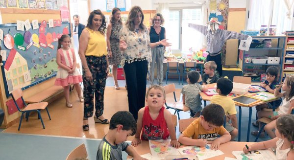 Susana Díaz visita la ampliación del Colegio 'Las Naciones' de Vélez-Málaga