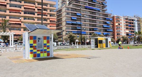 Fuengirola, pionera en Andalucía en incorporar taquillas en las playas para guardar pertenencias