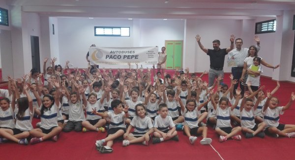 Autobuses Paco Pepe entrega los premios del concurso de seguridad escolar 'Diviértete en BUS'