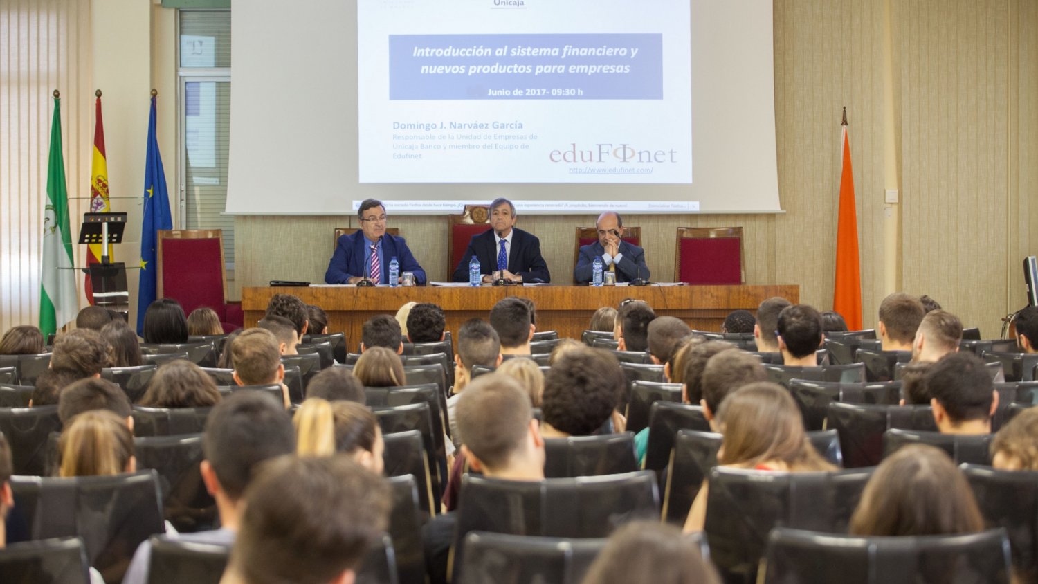Unicaja muestra a estudiantes de Económicas de la UMA nuevos productos financieros para empresas