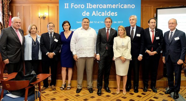 De la Torre interviene en el II Foro Iberoamericano de alcaldes que reune a los líderes locales de 14 países