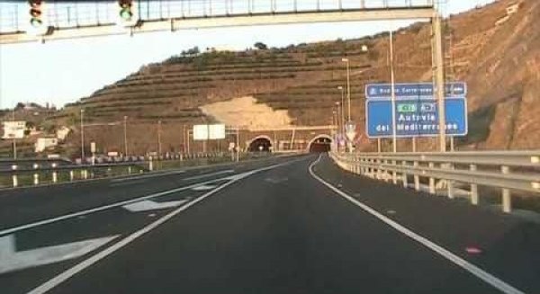 Muere un motorista en la A-7 a su paso por Nerja