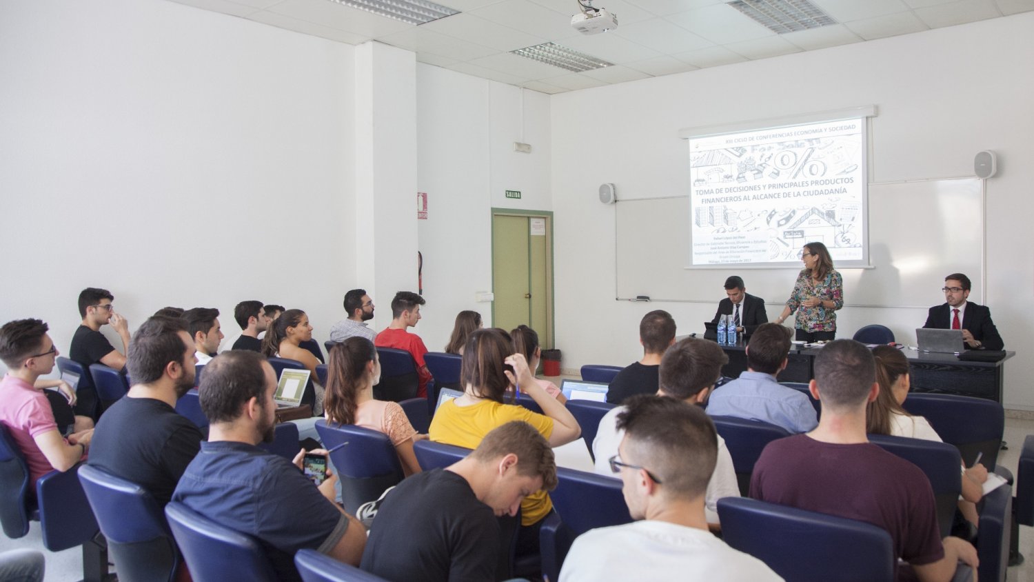 Unicaja colabora con la UMA en la mejora de la educación financiera de los universitarios
