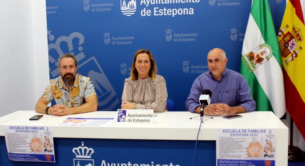 Estepona organiza una nueva edición de Escuela de Familias para abordar asuntos que afectan a los jóvenes