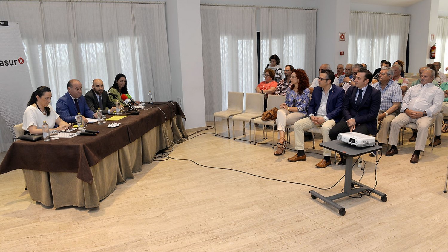 El alcalde de Antequera preside la apertura de las Jornadas Técnicas Agrícolas de AGROGANT