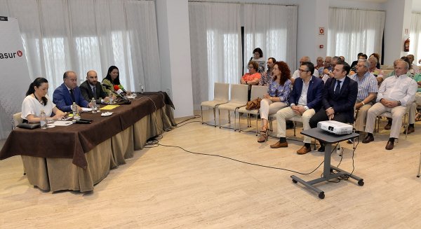 El alcalde de Antequera preside la apertura de las Jornadas Técnicas Agrícolas de AGROGANT