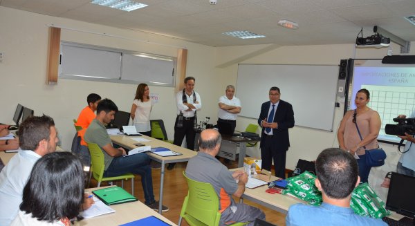 Vélez-Málaga forma a trabajadores en el tratamiento de materiales con amianto para las actuaciones municipales