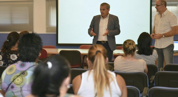 Málaga ofrece formación a las familias para mejorar las relaciones de convivencia