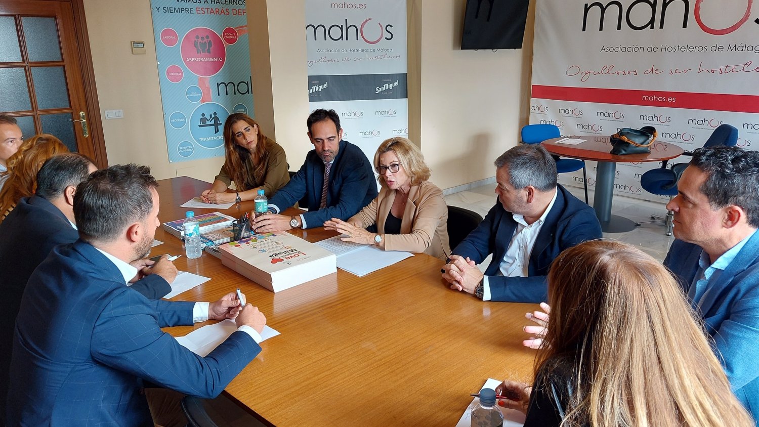 Los negocios hosteleros de Málaga se informan sobre las nuevas ayudas al Empleo Estable de la Junta