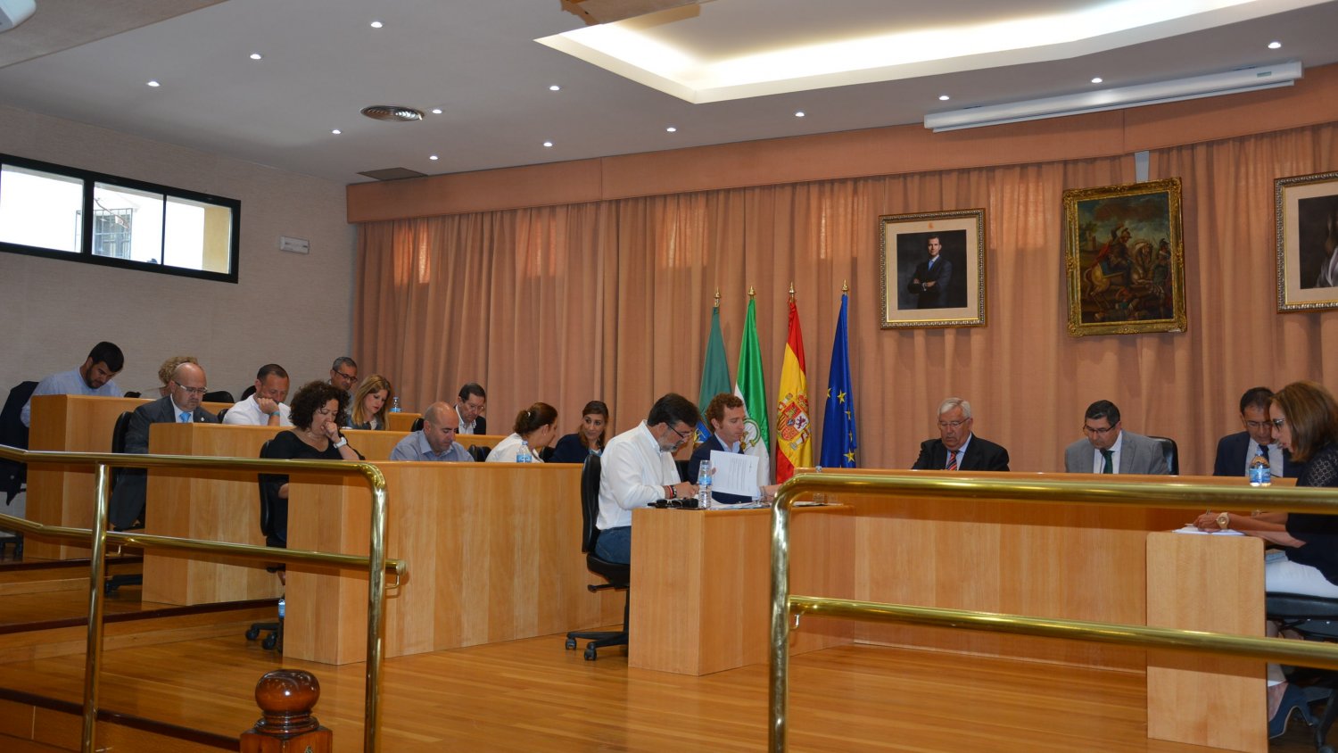 Vélez-Málaga aprueba en el Pleno solicitar un plan estratégico de convivencia escolar