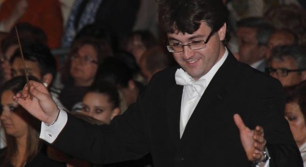 La Banda Musicipal de Música cierra su temporada matutina dirigida por el granadino Ricardo Espigares