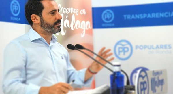 El PP afea a la Junta que “su palabra no vale nada” y aboca a Málaga a otro verano de recortes