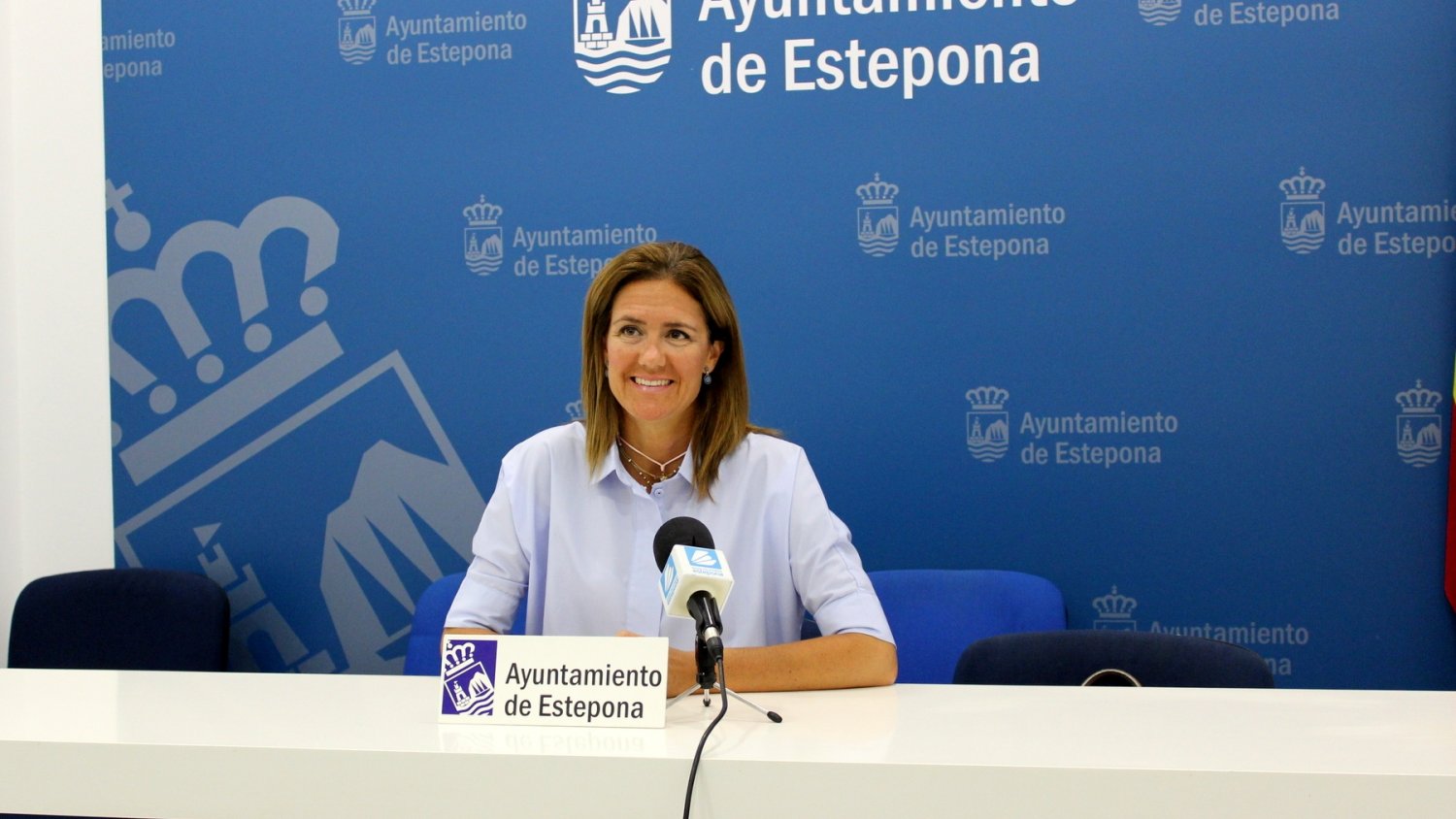 Estepona amplía la instalación de desfibriladores a todos los equipamientos deportivos públicos