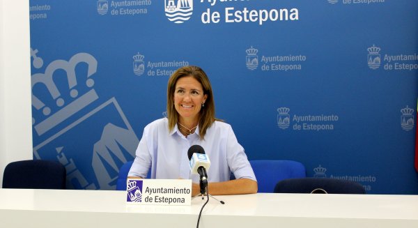Estepona amplía la instalación de desfibriladores a todos los equipamientos deportivos públicos