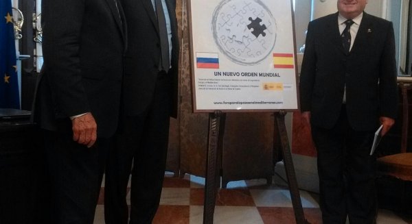 El alcalde de Málaga conmemora los 350 años de relaciones diplomáticas entre España y Rusia