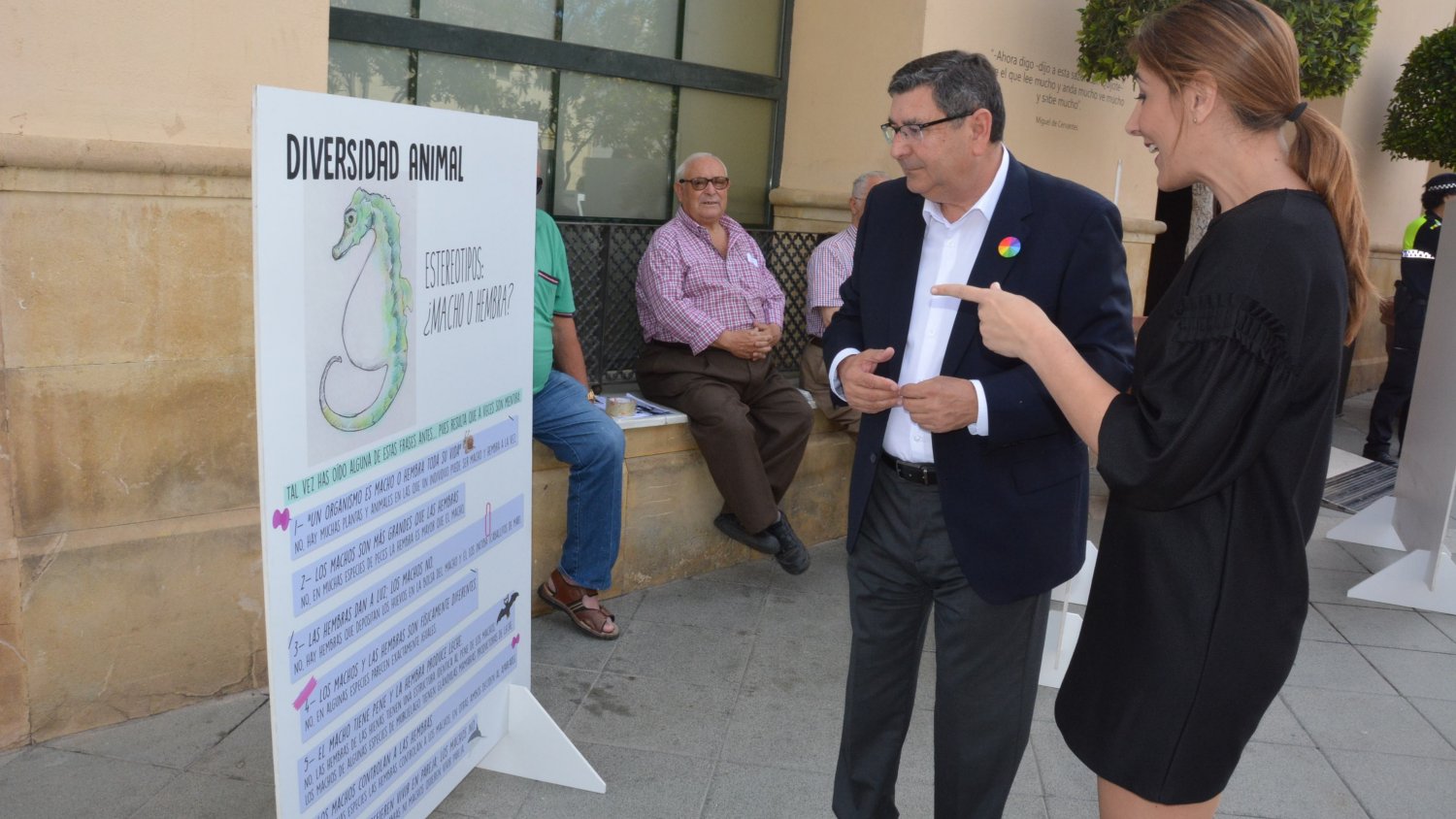 Vélez-Málaga abre la muestra 'Es Natural' con motivo del Día contra la Homofobia, Transfobia y Bifobia