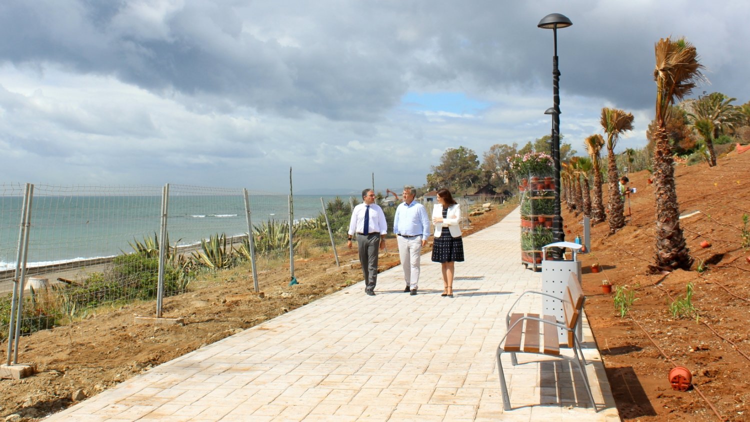 Estepona informa de que el corredor litoral conecta ya 14 kilómetros de franja costera