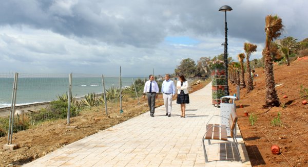 Estepona informa de que el corredor litoral conecta ya 14 kilómetros de franja costera