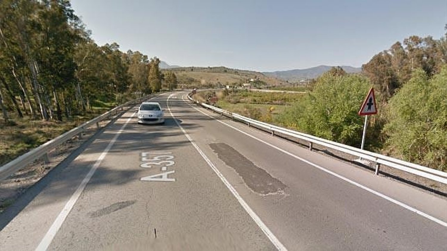 Fallece un hombre en un cortijo de Pizarra tras volcar su tractor de trabajo
