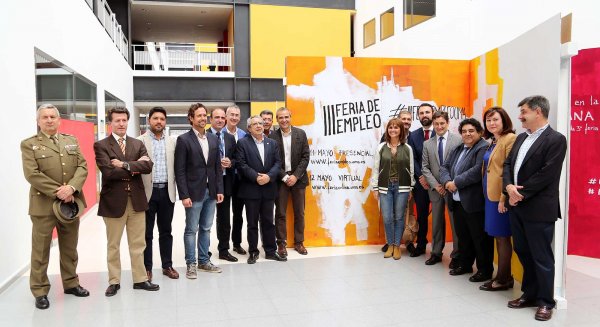 Empresas y entidades muestran su oferta laboral y de prácticas a egresados y alumnos de la UMA