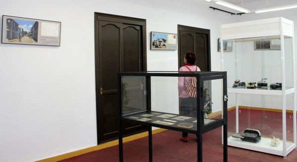 Estepona acoge una muestra de medio centenar de postales antiguas con el municipio como protagonista