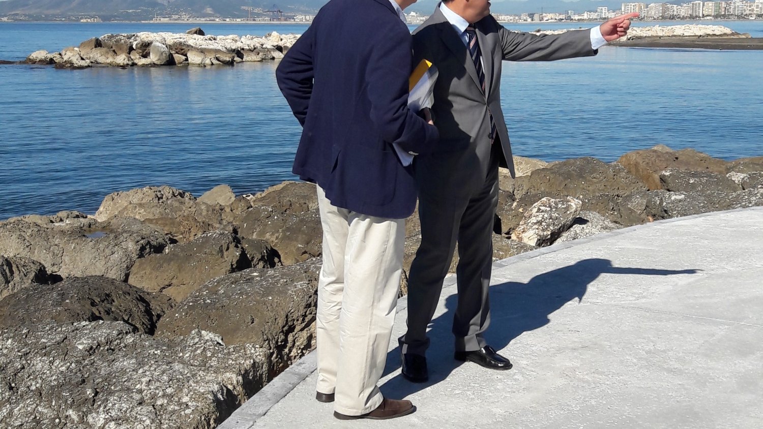 Briones destaca la rápida actuación de Costas en las playas del litoral y anuncia el fin de los trabajos en Málaga