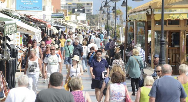 Torremolinos se promociona como destino en la feria turística Expovacaciones de Bilbao
