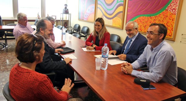 La Junta informa a los padres del IES Mar de Alborán de Estepona sobre las nuevas obras de consolidación del centro