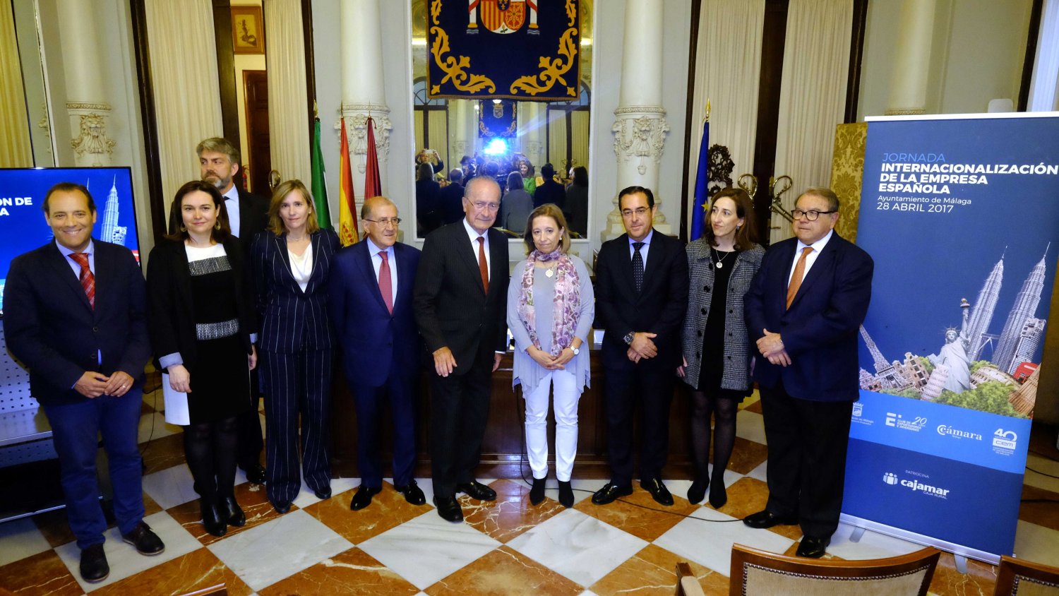Un centenar de empresarios analizan la internacionalización de su actividad