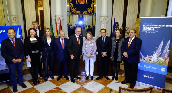 Un centenar de empresarios analizan la internacionalización de su actividad