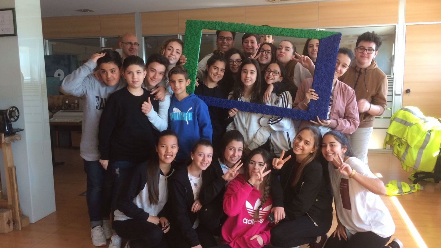 Las escuelas de Málaga recogen 11.350 kilos de residuos electrónicos con la campaña Otro Final es Posible