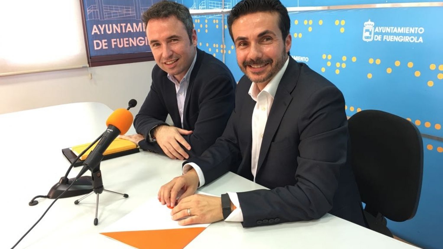 El diputado por Málaga, Guillermo Díaz, se compromete a elevar las necesidades de los fuengiroleños al Congreso