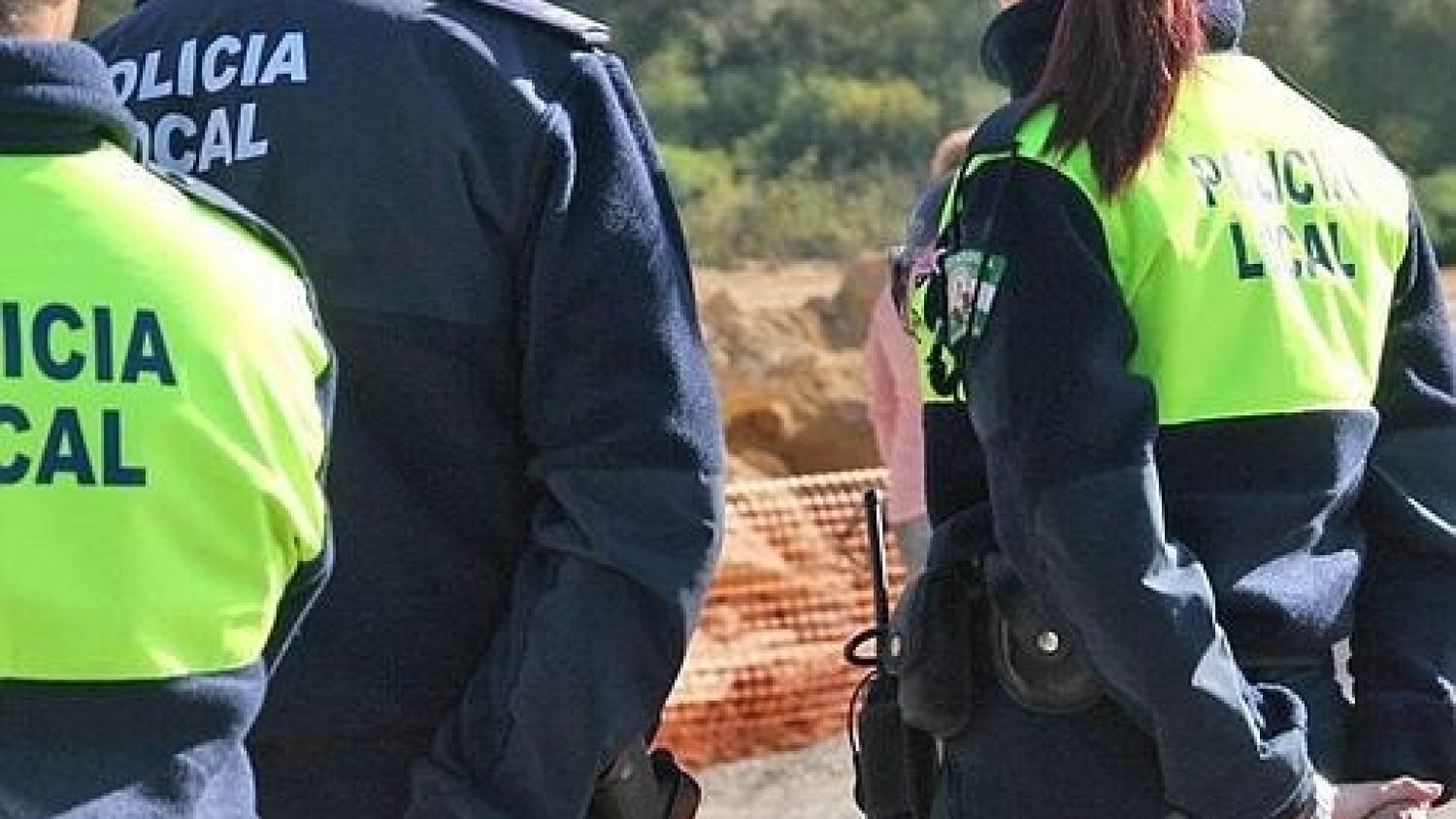 Detenido por amenzar con una pistola y una navaja a dos jóvenes en Málaga