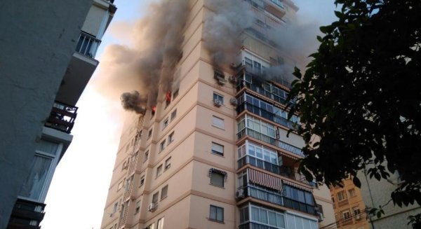 Fallece un hombre en el incendio de una vivienda en Ciudad Jardín