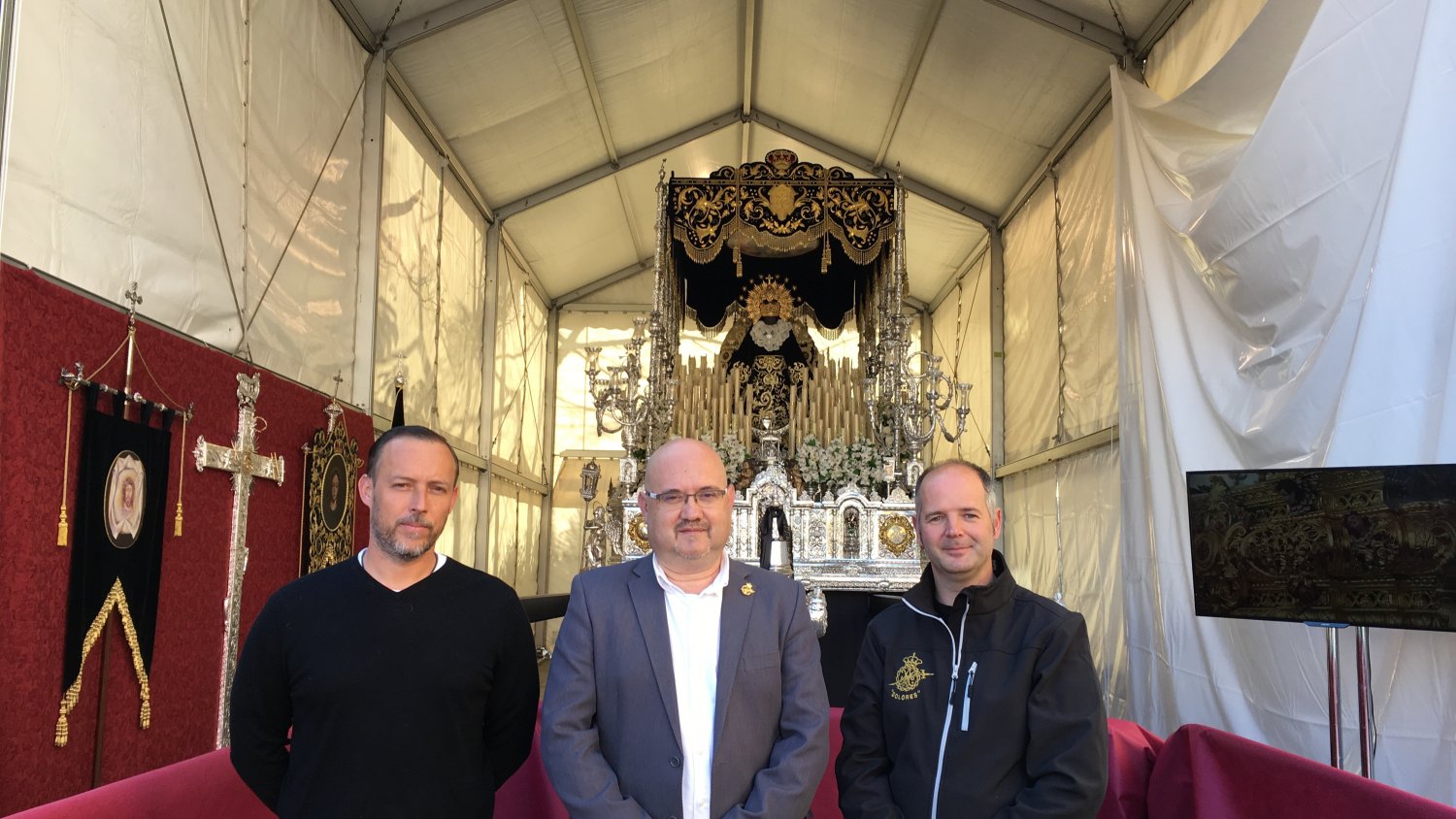 Inaugurada en Torre del Mar la exposición del trono procesional de la Cofradía de los Dolores