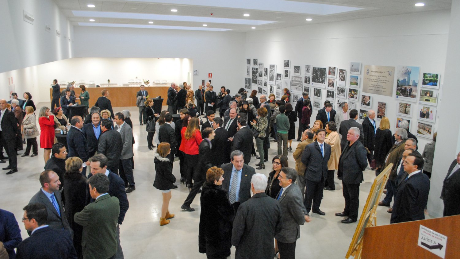 El Auditorio Felipe VI inaugura un espacio expositivo con una muestra del dibujante malagueño Andrés Antúnez