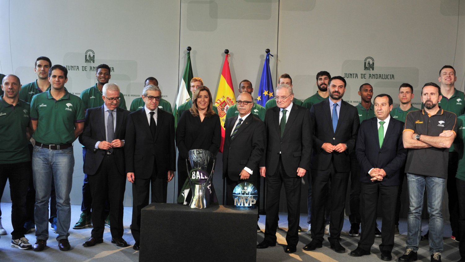 La Presidenta de la Junta de Andalucía recibe al Unicaja Baloncesto, campeón de la Eurocup