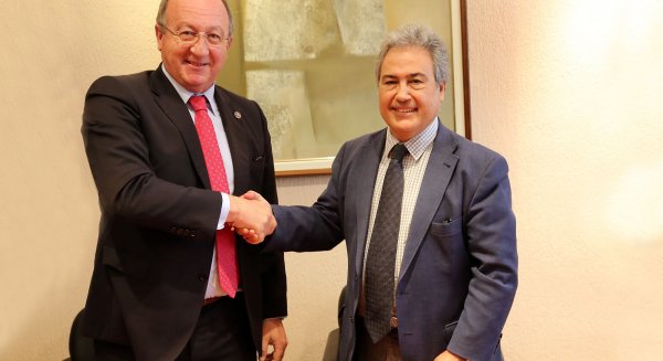 Convenio de colaboración entre la UMA y la Institución Científica Carlomagno
