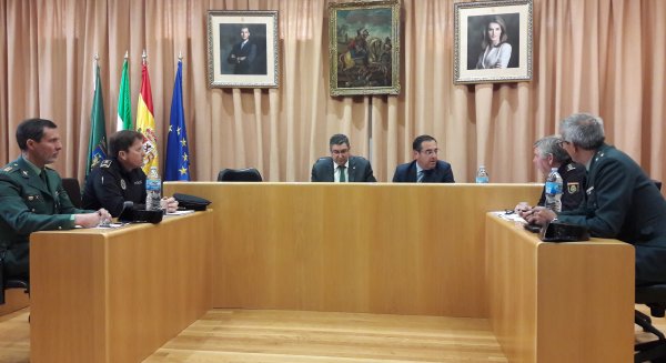 El subdelegado destaca el descenso de un 4,67% de las infracciones en Vélez-Málaga