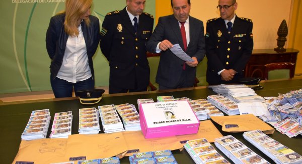 La Policía adscrita a la Junta en Málaga interviene 30.000 boletos de una lotería ilegal en Estepona