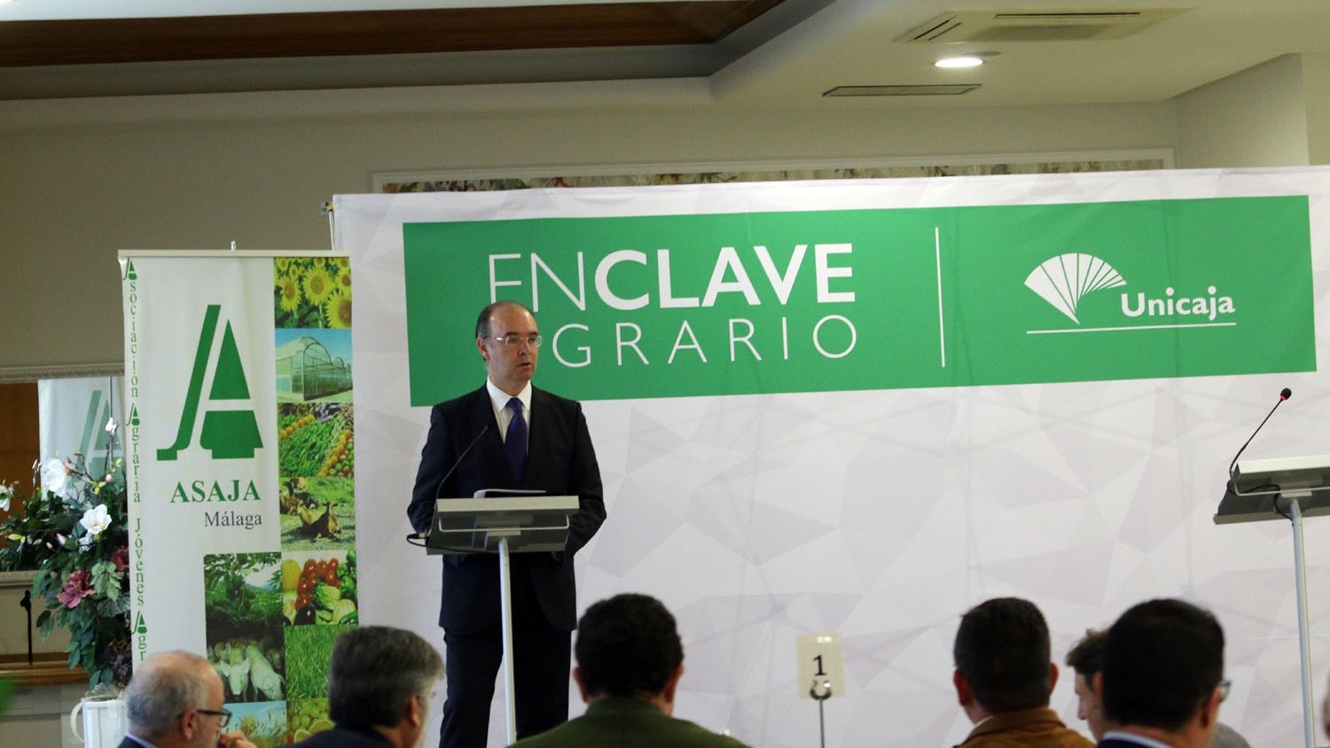 Unicaja celebra en Torre del Mar su primera jornada de Enclave Agrario
