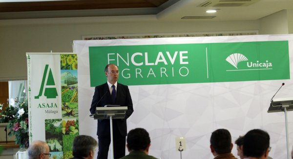 Unicaja celebra en Torre del Mar su primera jornada de Enclave Agrario